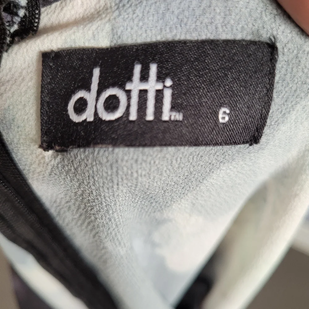 Dotti playsuit. AU6 - Picture 5 of 5
